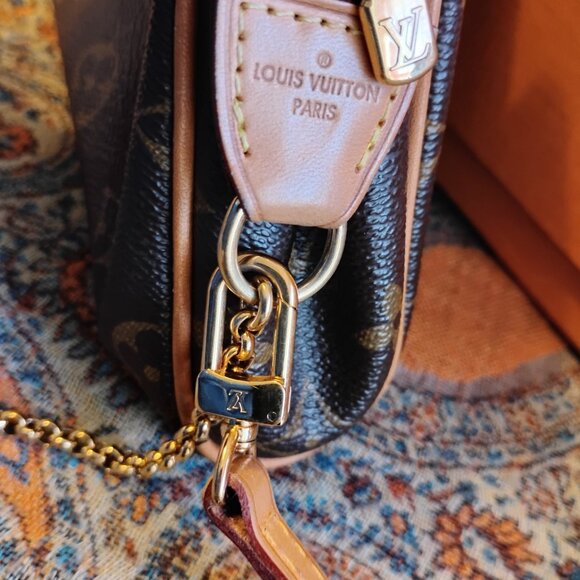 Eva Monogram Clutch with original strap - Picture 4 of 14